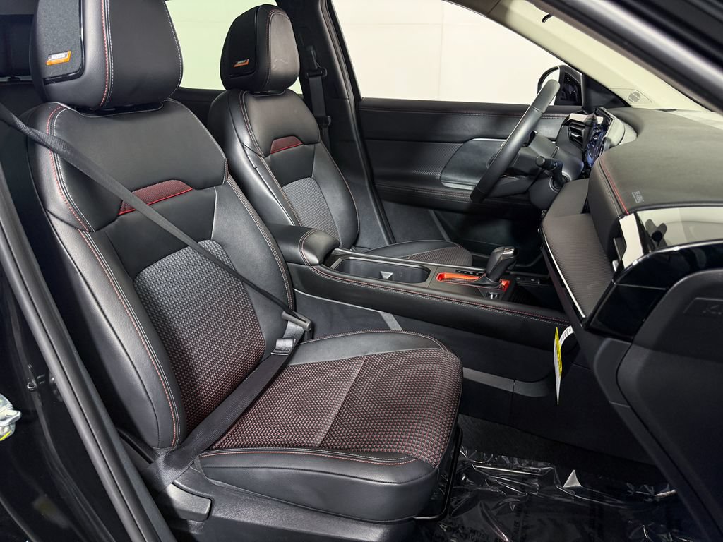 Certified 2025 Nissan Kicks SR w/ SR Premium Package AWD/4WD image 15