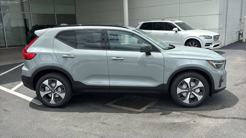 New 2026 Volvo XC40 B5 Plus w/ Protection Package Premier AWD/4WD image 27