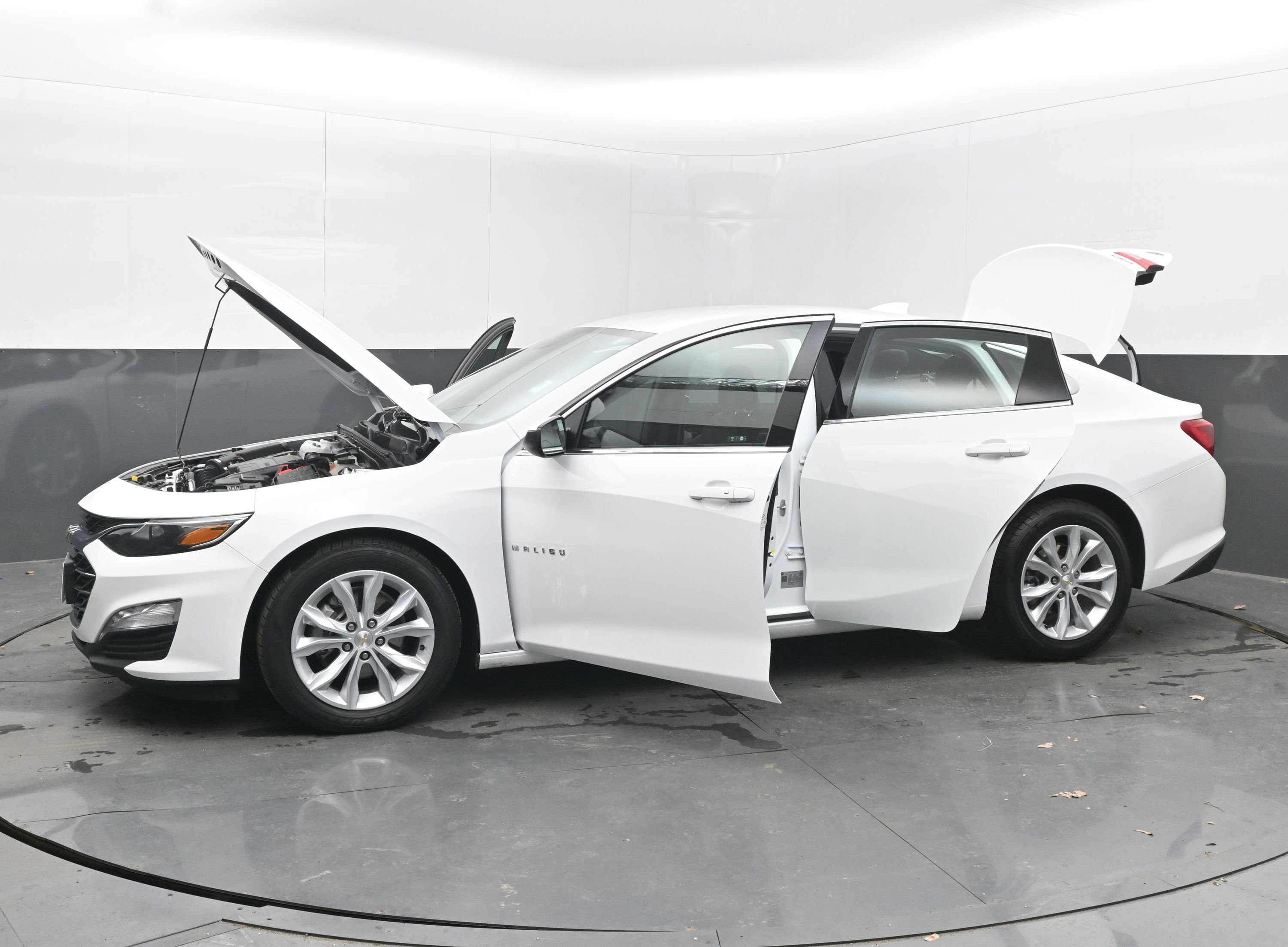 Used 2024 Chevrolet Malibu LT image 42