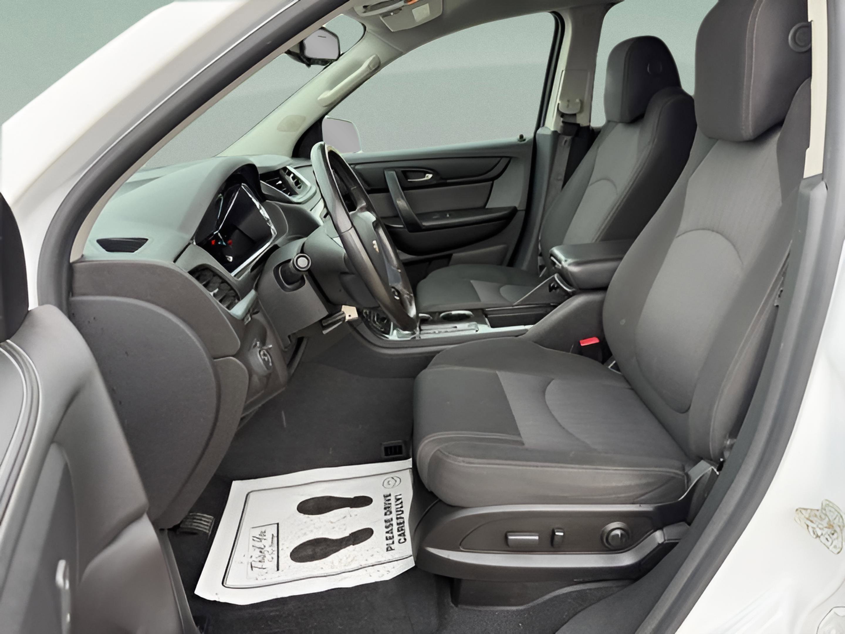 Used 2017 Chevrolet Traverse LT w/ Style and Technology Package FWD image 22