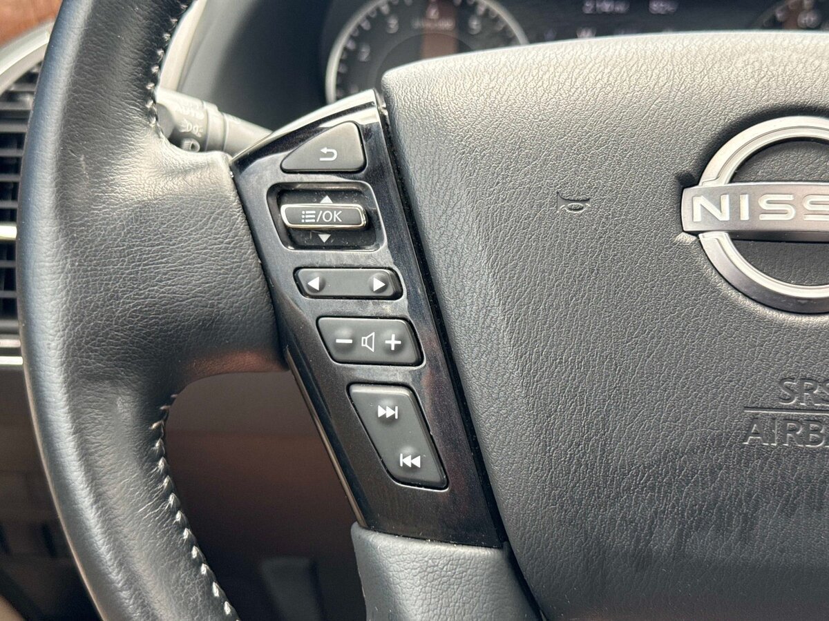 Used 2022 Nissan Armada SL w/ Captain's Chairs Package AWD/4WD image 26