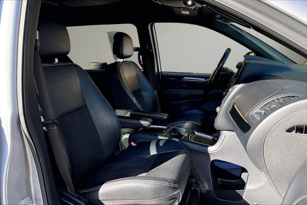 Used 2020 Dodge Grand Caravan SXT w/ Driver Convenience Group FWD image 27