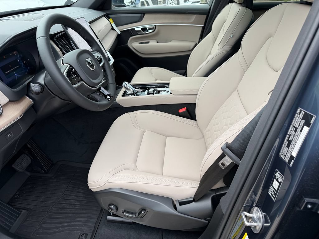 New 2026 Volvo XC90 B6 Plus w/ Protection Package Premier AWD/4WD image 18