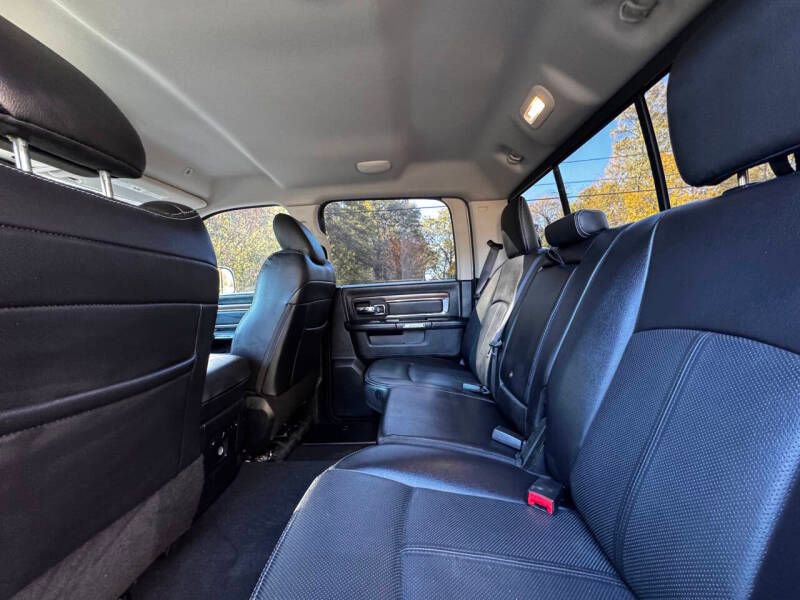 Used 2018 RAM 1500 Laramie image 13