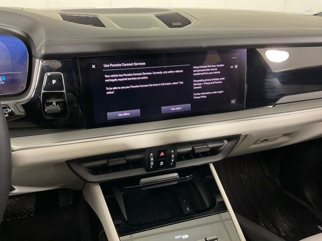 Used 2025 Porsche Cayenne AWD/4WD image 17