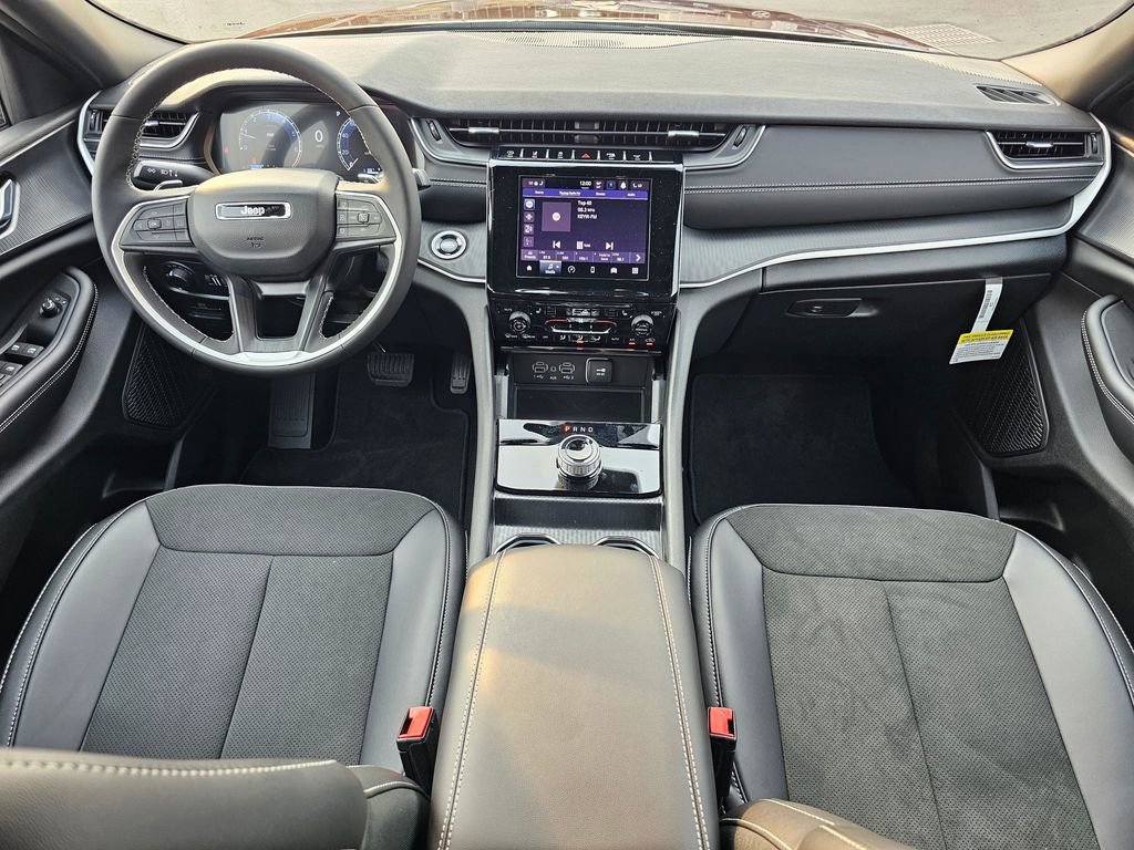 New 2025 Jeep Grand Cherokee L Altitude image 8