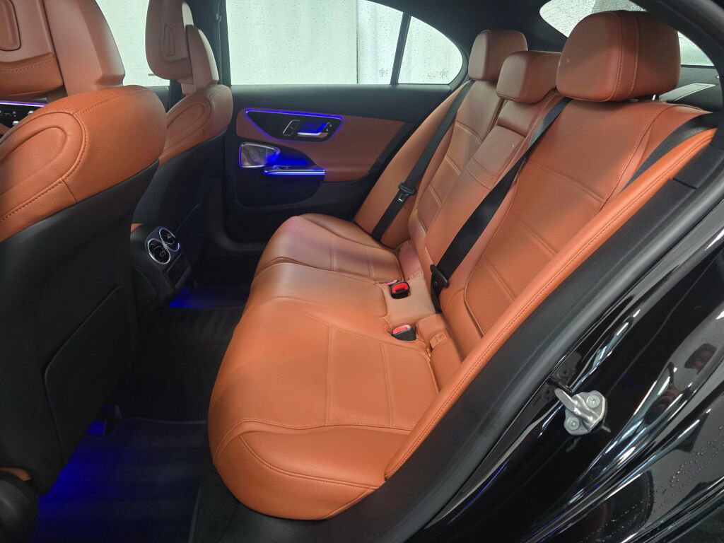 Used 2022 Mercedes-Benz C 300 4MATIC Sedan w/ Pinnacle Trim Package image 18