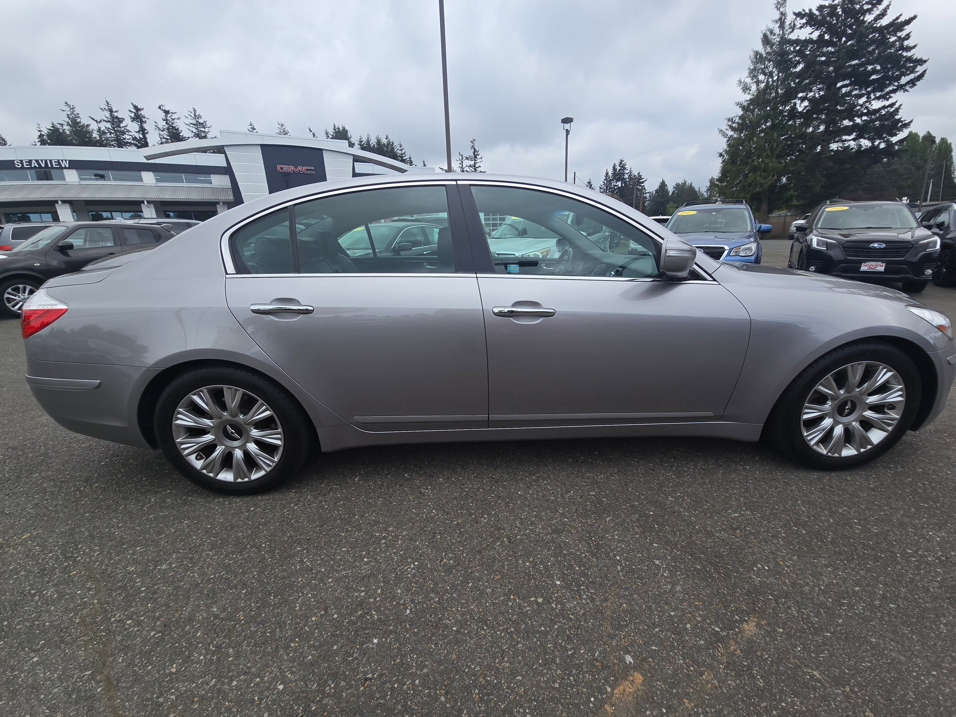 Used 2009 Hyundai Genesis 3.8 w/ Technology Pkg 4 RWD image 8