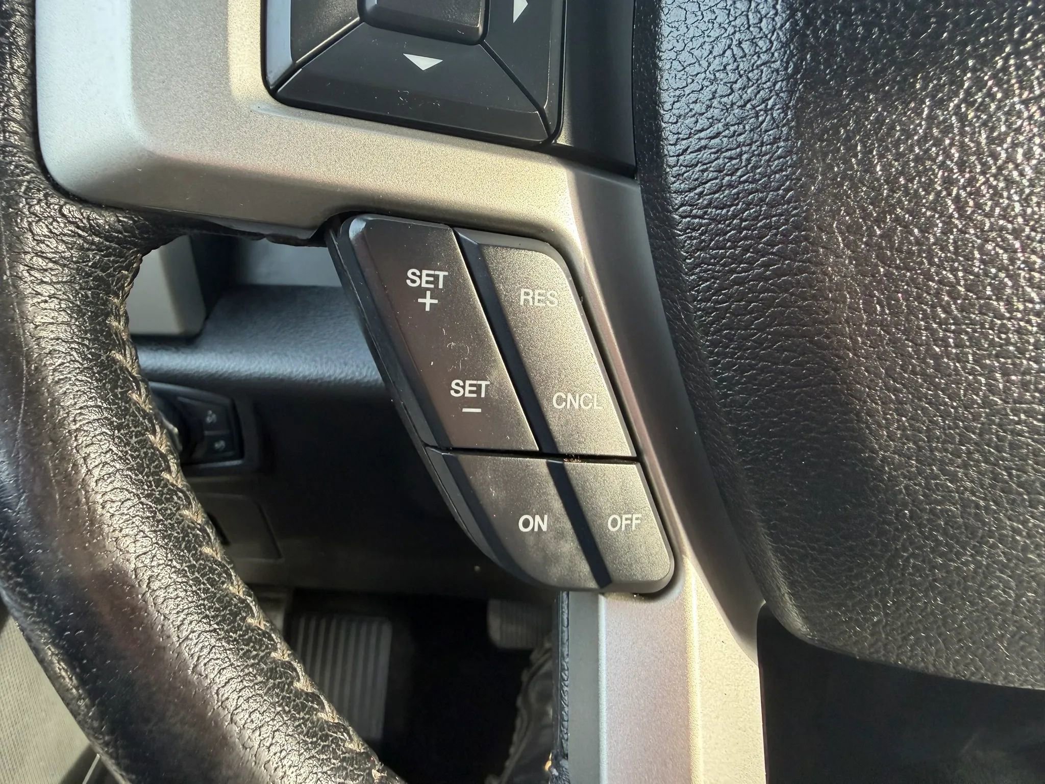 Used 2015 Ford F150 Lariat image 14