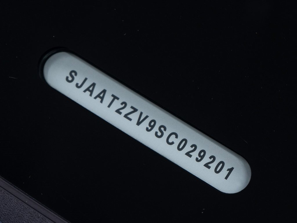 Used 2025 Bentley Bentayga image 51