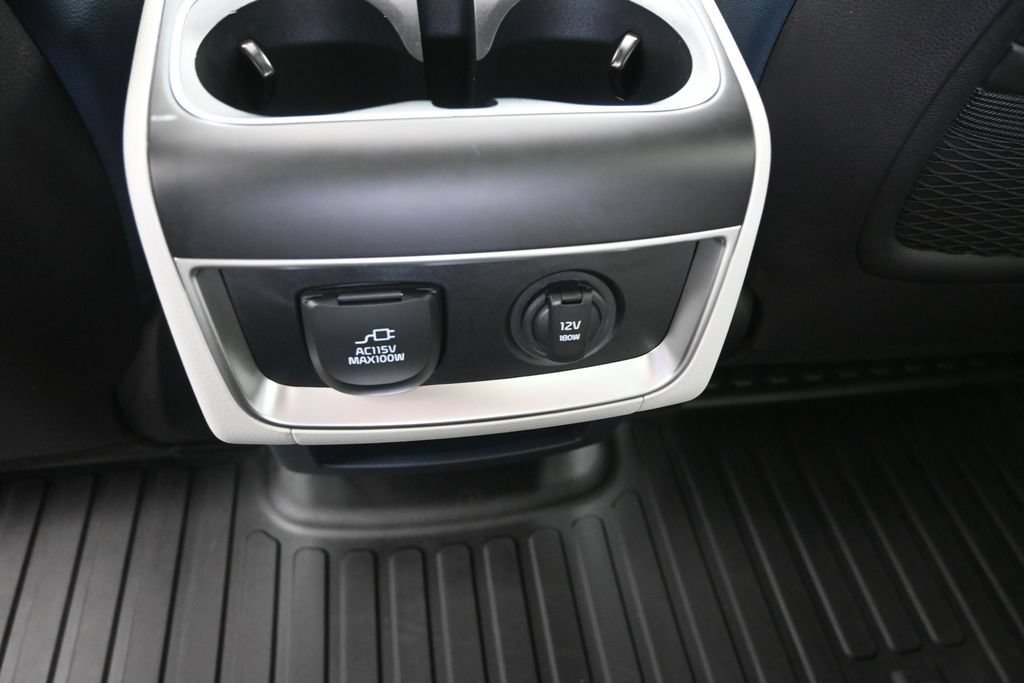 Used 2025 Kia Carnival SX Prestige FWD image 18