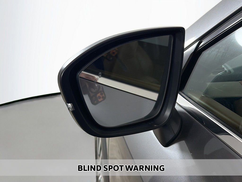 Used 2022 Nissan Pathfinder Platinum w/ Cargo Package image 8