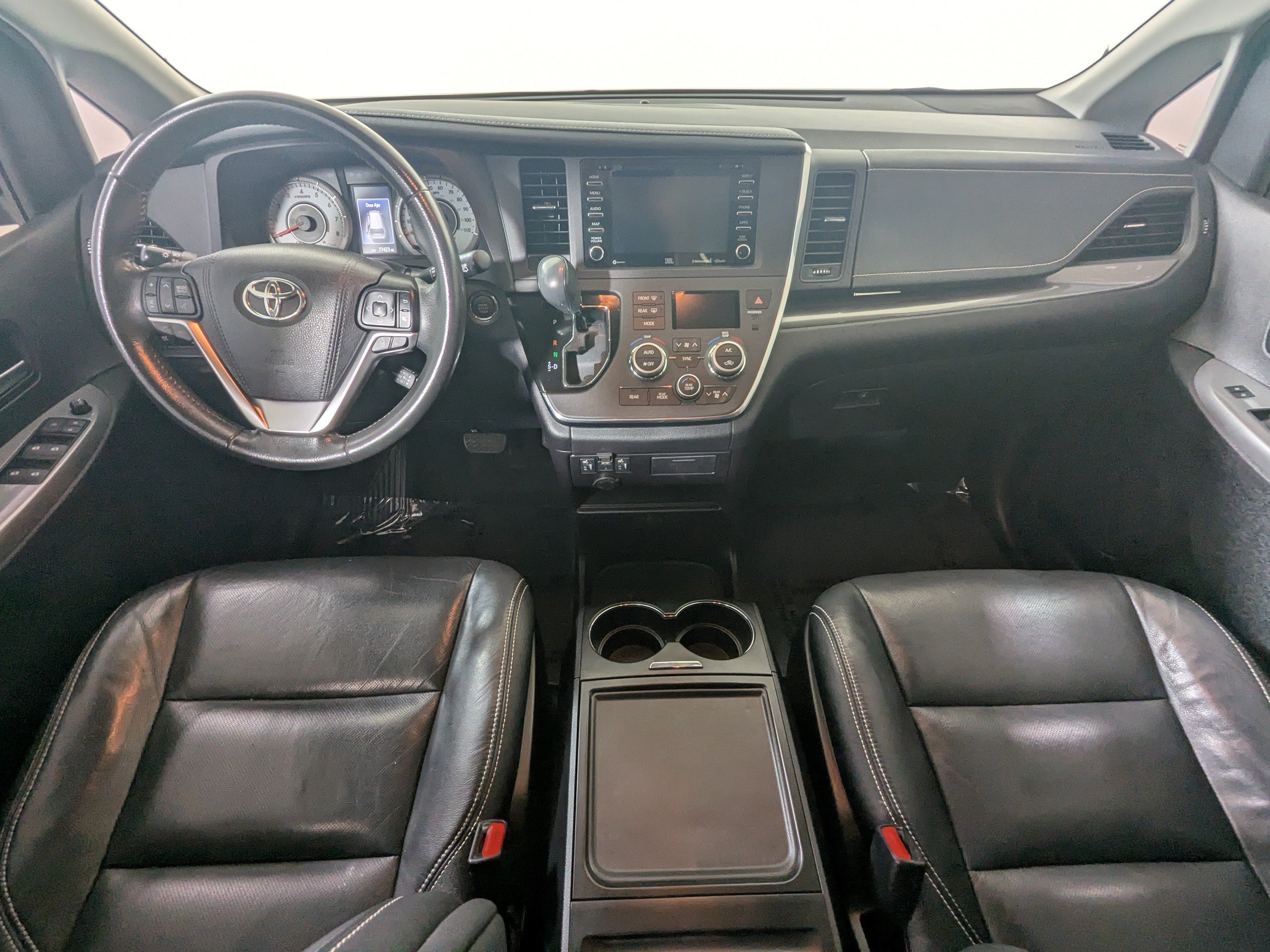 Used 2019 Toyota Sienna SE w/ SE Preferred Package AWD/4WD image 10