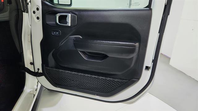 Used 2024 Jeep Wrangler Unlimited Rubicon image 25