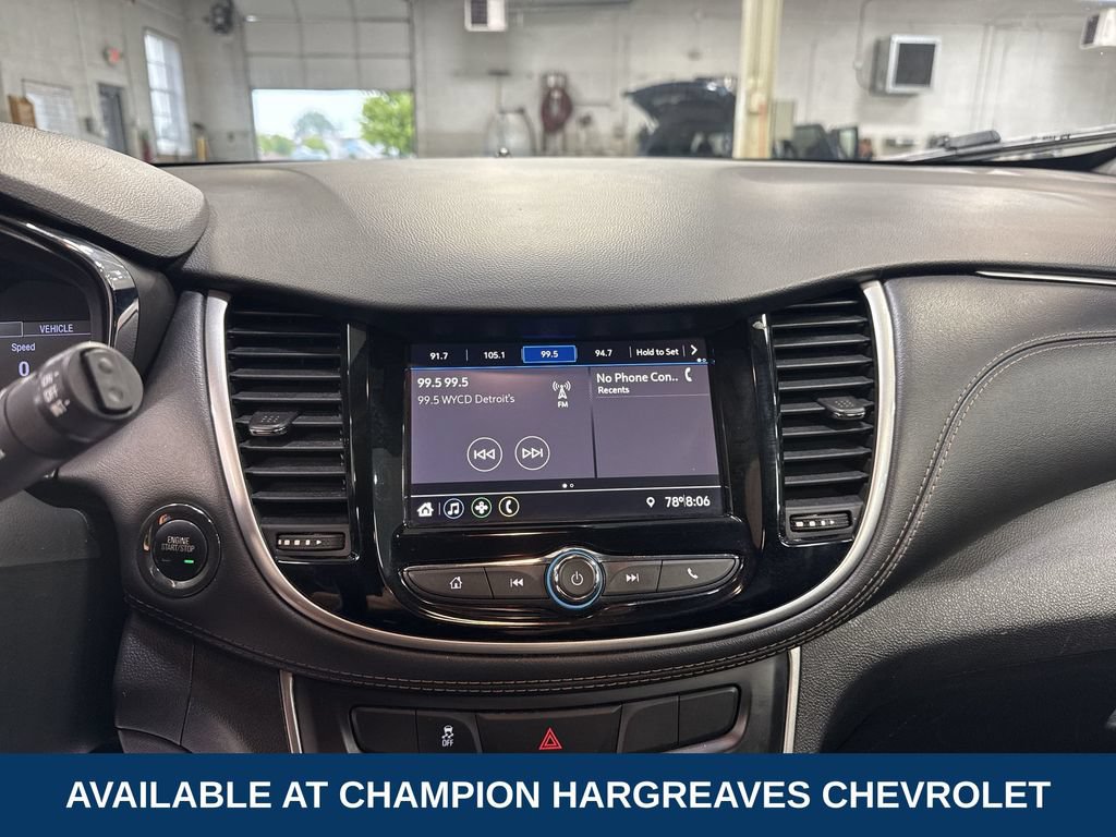 Used 2020 Chevrolet Trax LT w/ LT Convenience Package FWD image 17