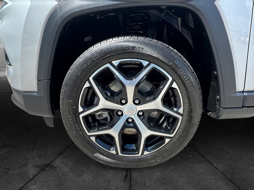 Used 2024 Jeep Compass Limited w/ Sun and Sound Group AWD/4WD image 14