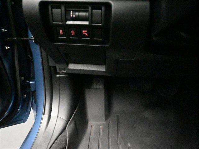 Used 2021 Subaru Crosstrek 2.5i Sport w/ Moonroof Package image 17