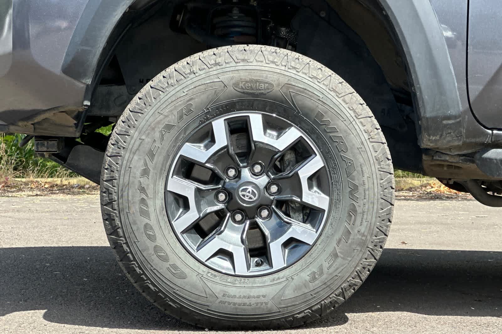 Used 2021 Toyota Tacoma TRD Off-Road AWD/4WD image 25