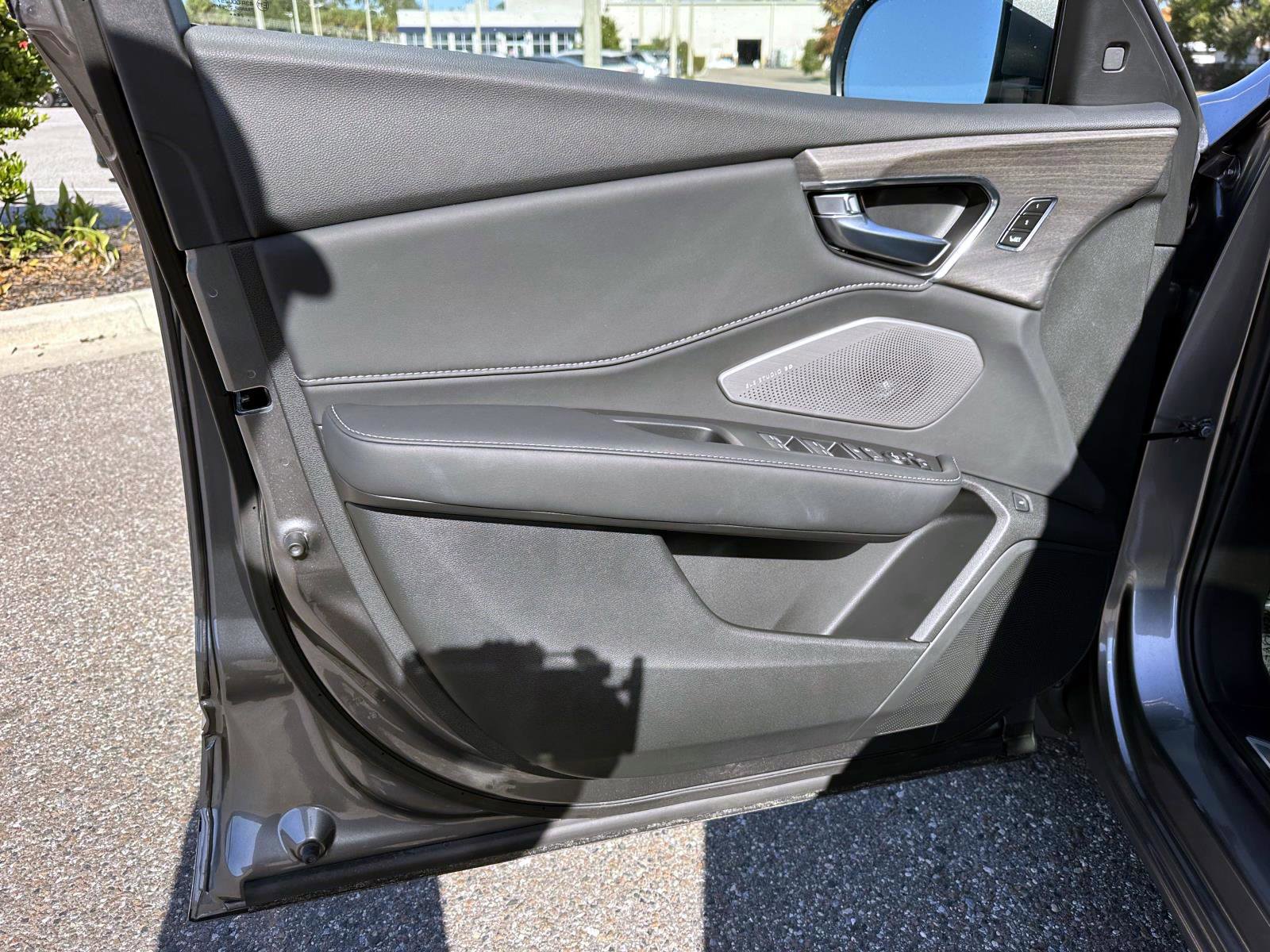 Used 2025 Acura RDX SH-AWD w/ Advance Package image 12