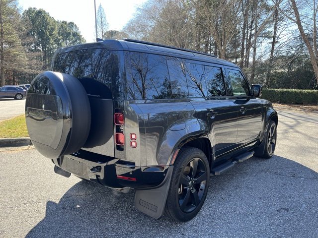 Certified 2024 Land Rover Defender 110 X-Dynamic SE image 9