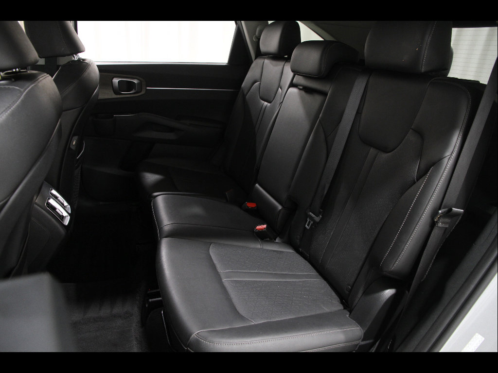 Used 2022 Kia Sorento S image 21