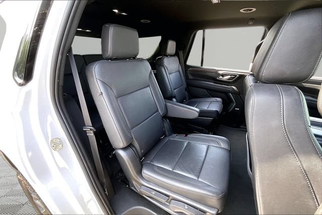 Used 2022 Chevrolet Tahoe Z71 w/ Luxury Package AWD/4WD image 17