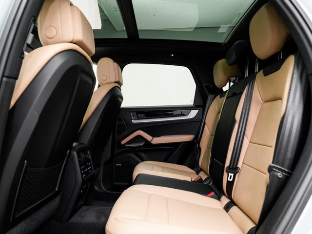 Certified 2026 Porsche Cayenne AWD/4WD image 23