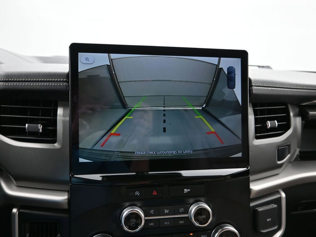 Used 2024 Ford Expedition XLT image 18