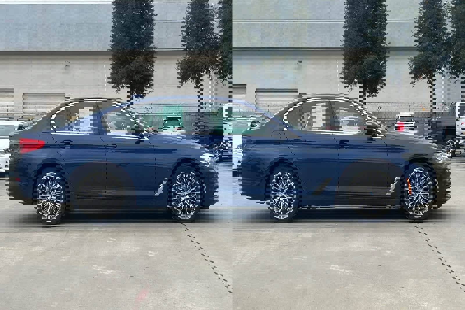 Used 2020 BMW 530e w/ Convenience Package image 9