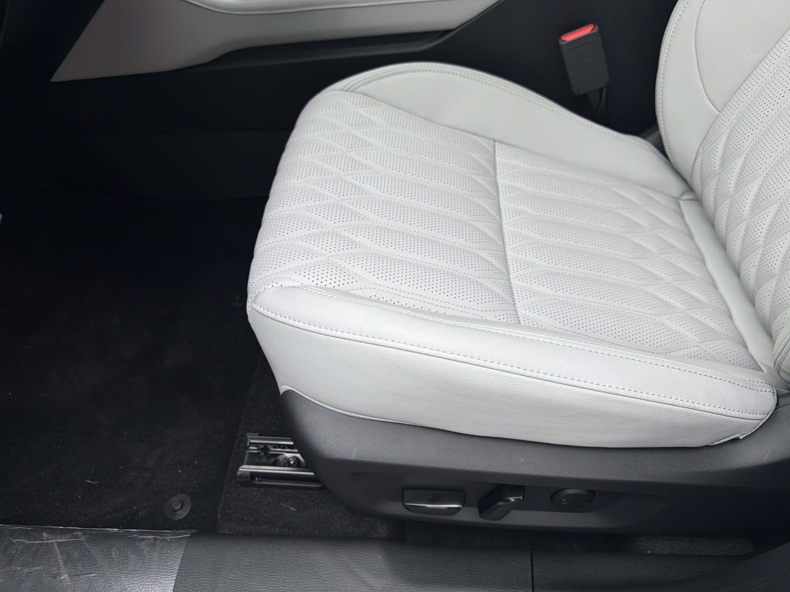 New 2026 Mitsubishi Outlander SEL AWD/4WD image 14