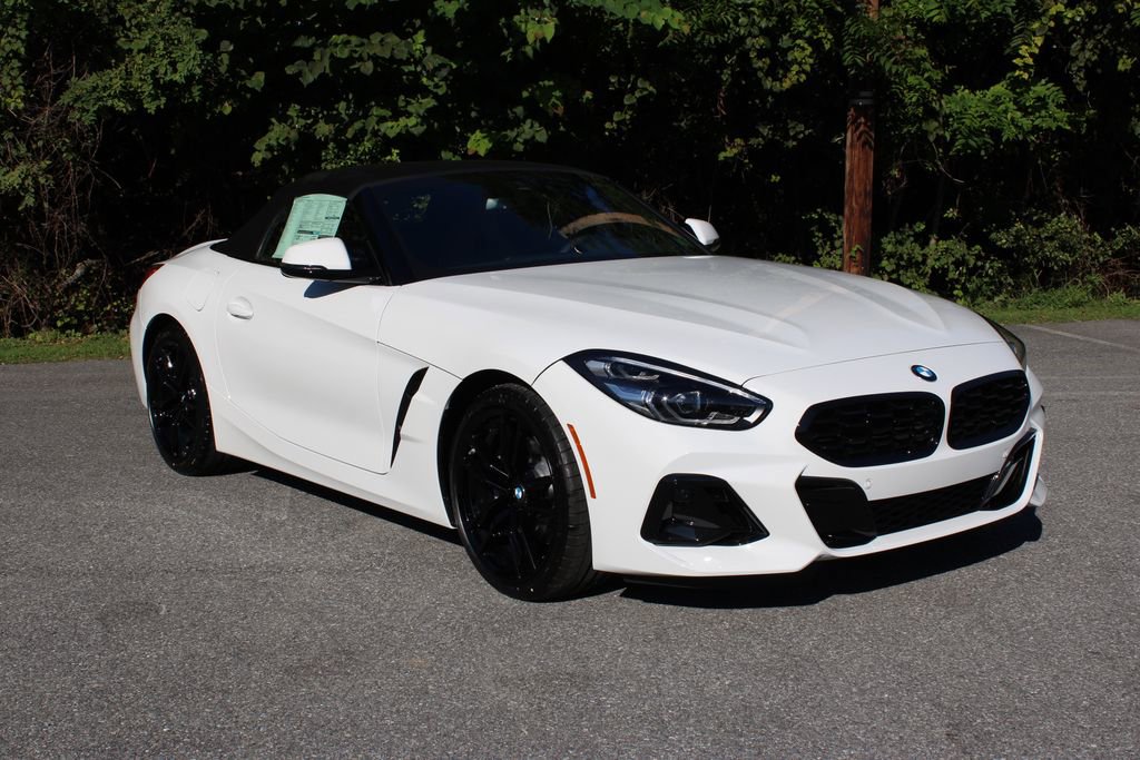 New 2026 BMW Z4 sDrive30i w/ Convenience Package image 2