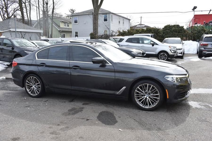 Used 2019 BMW 530i xDrive w/ Convenience Package AWD/4WD image 4