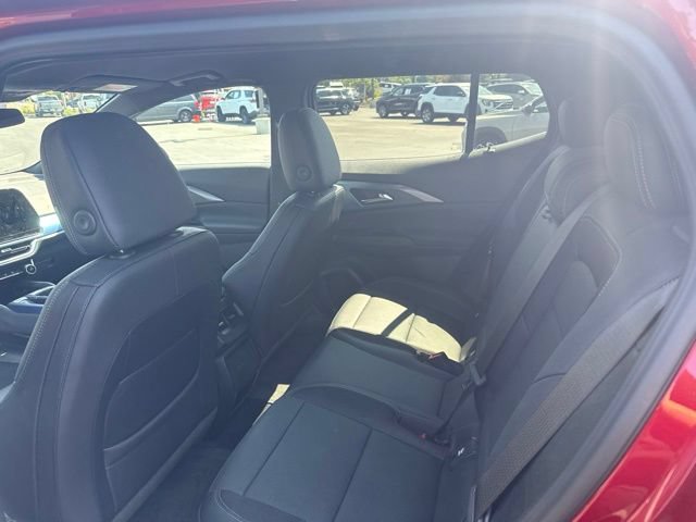 Certified 2024 Chevrolet Equinox EV LT FWD image 11
