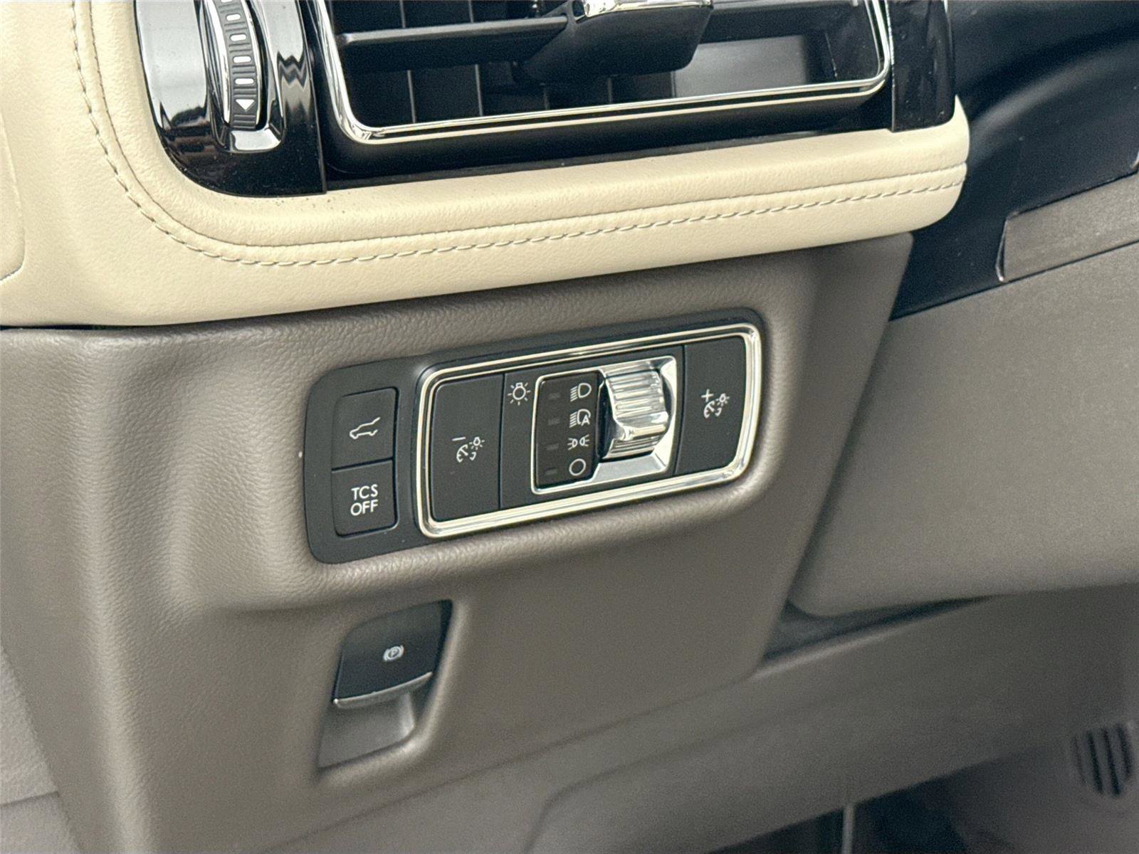 Used 2021 Lincoln Nautilus Reserve w/ Cargo Utility Package image 14