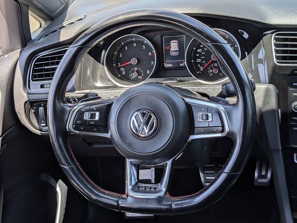 Used 2018 Volkswagen GTI SE FWD image 23