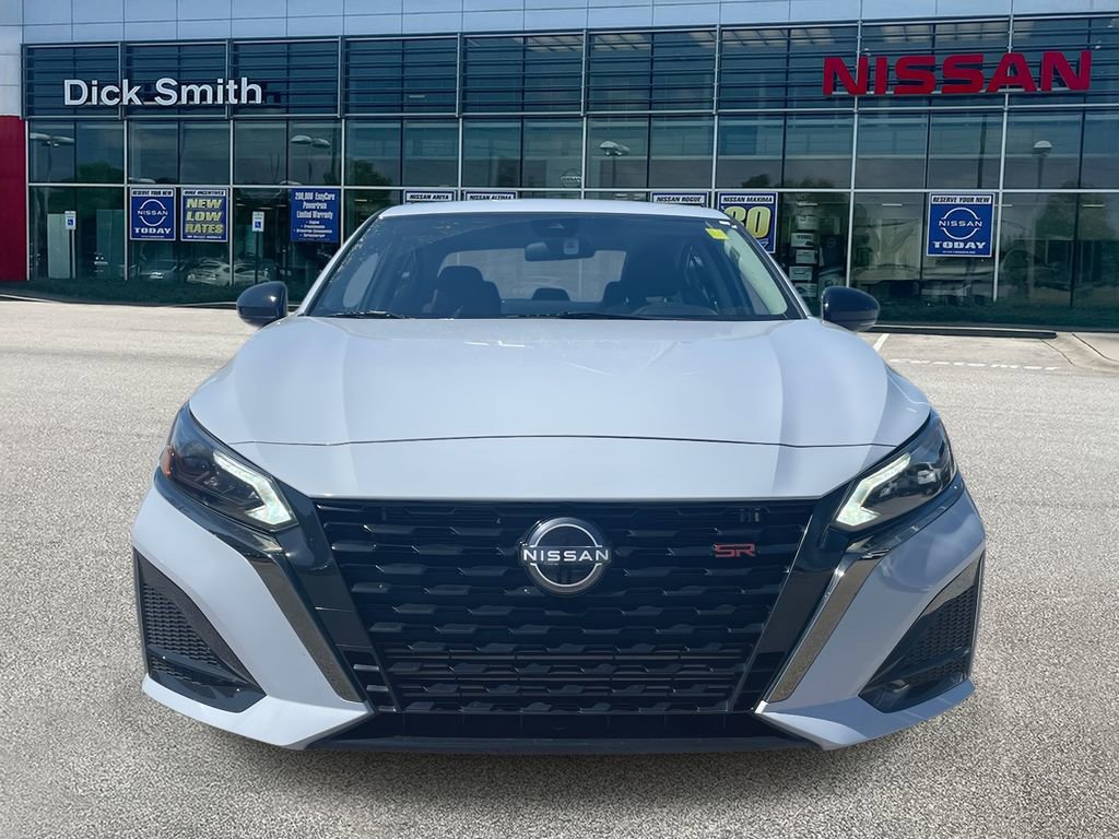 Used 2023 Nissan Altima 2.0 SR image 2
