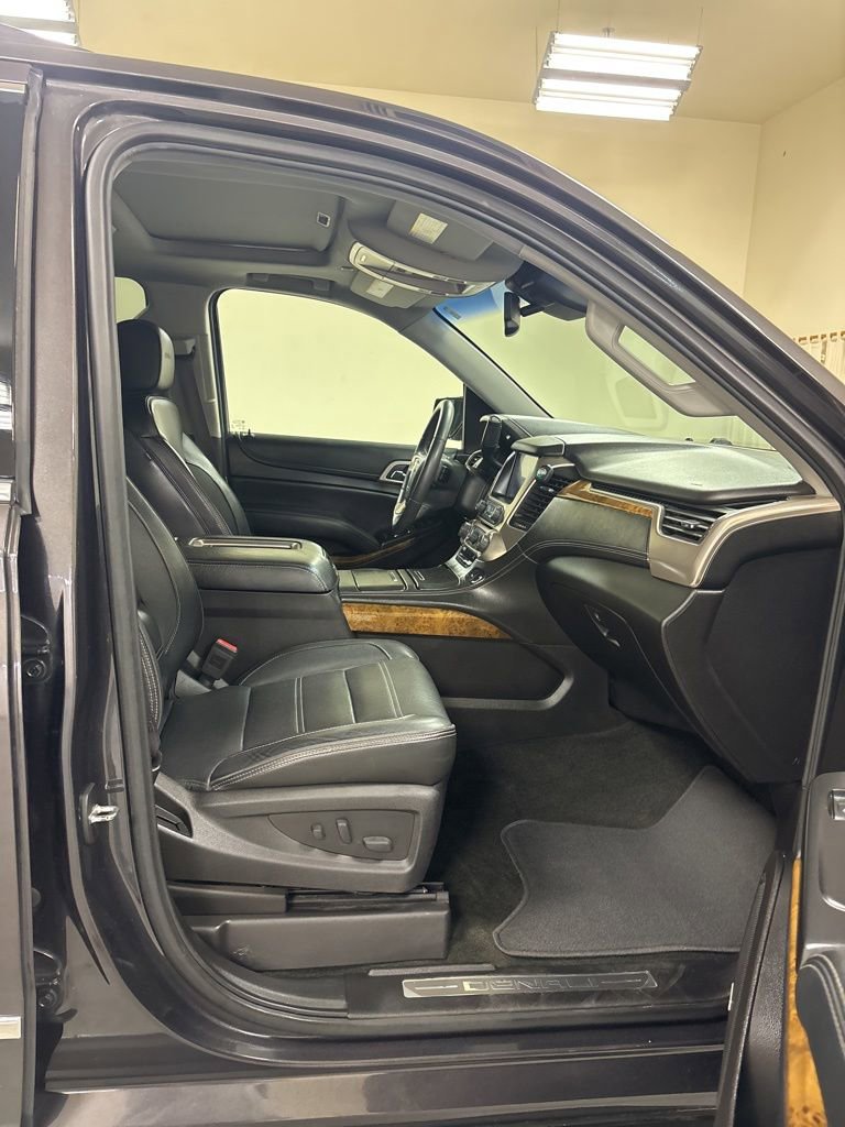 Used 2017 GMC Yukon Denali w/ Open Road Package AWD/4WD image 28