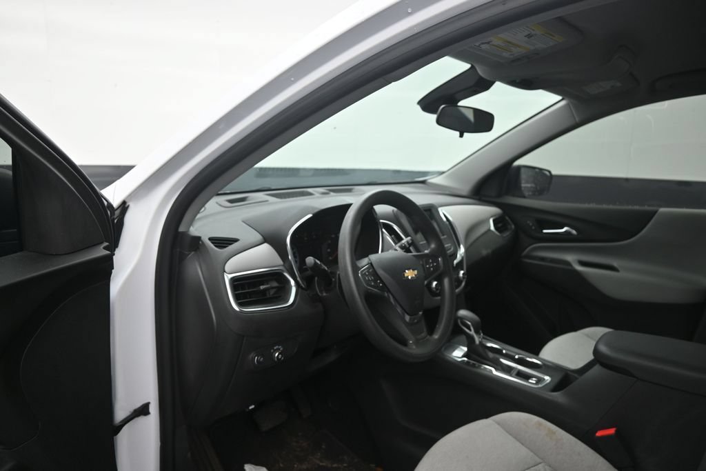 Used 2023 Chevrolet Equinox LS FWD image 10
