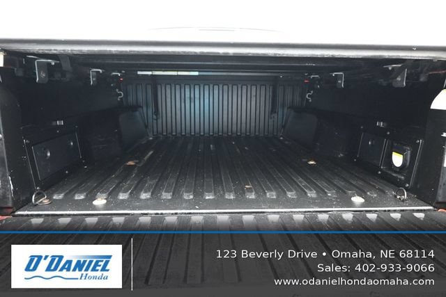 Used 2016 Toyota Tacoma TRD Off-Road AWD/4WD image 37