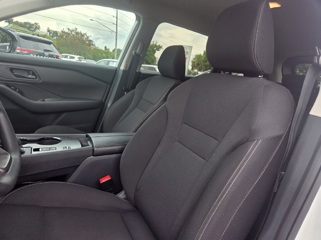 Used 2026 Nissan Rogue S FWD image 11