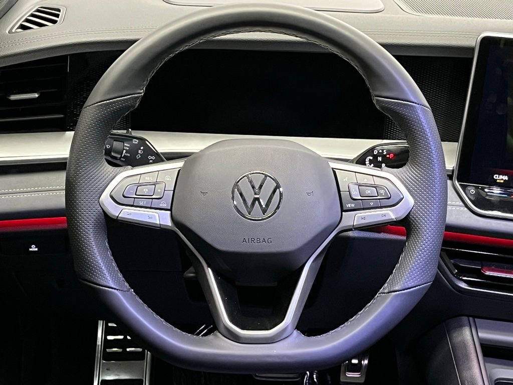 New 2025 Volkswagen Tiguan SE R-Line image 9