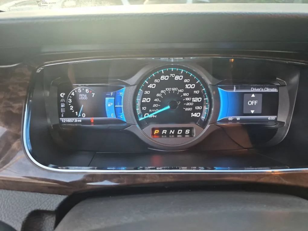 Used 2013 Ford Taurus Limited FWD image 12