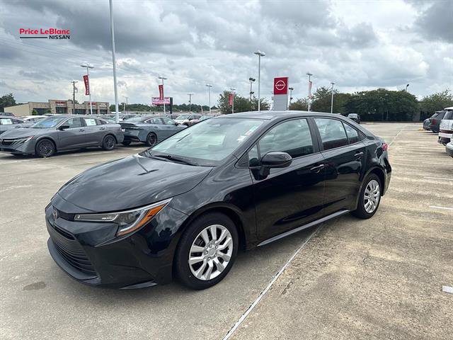 Used 2024 Toyota Corolla LE FWD image 3