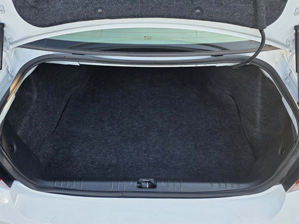 Used 2010 Chevrolet Impala LT w/ Luxury Edition Package image 5