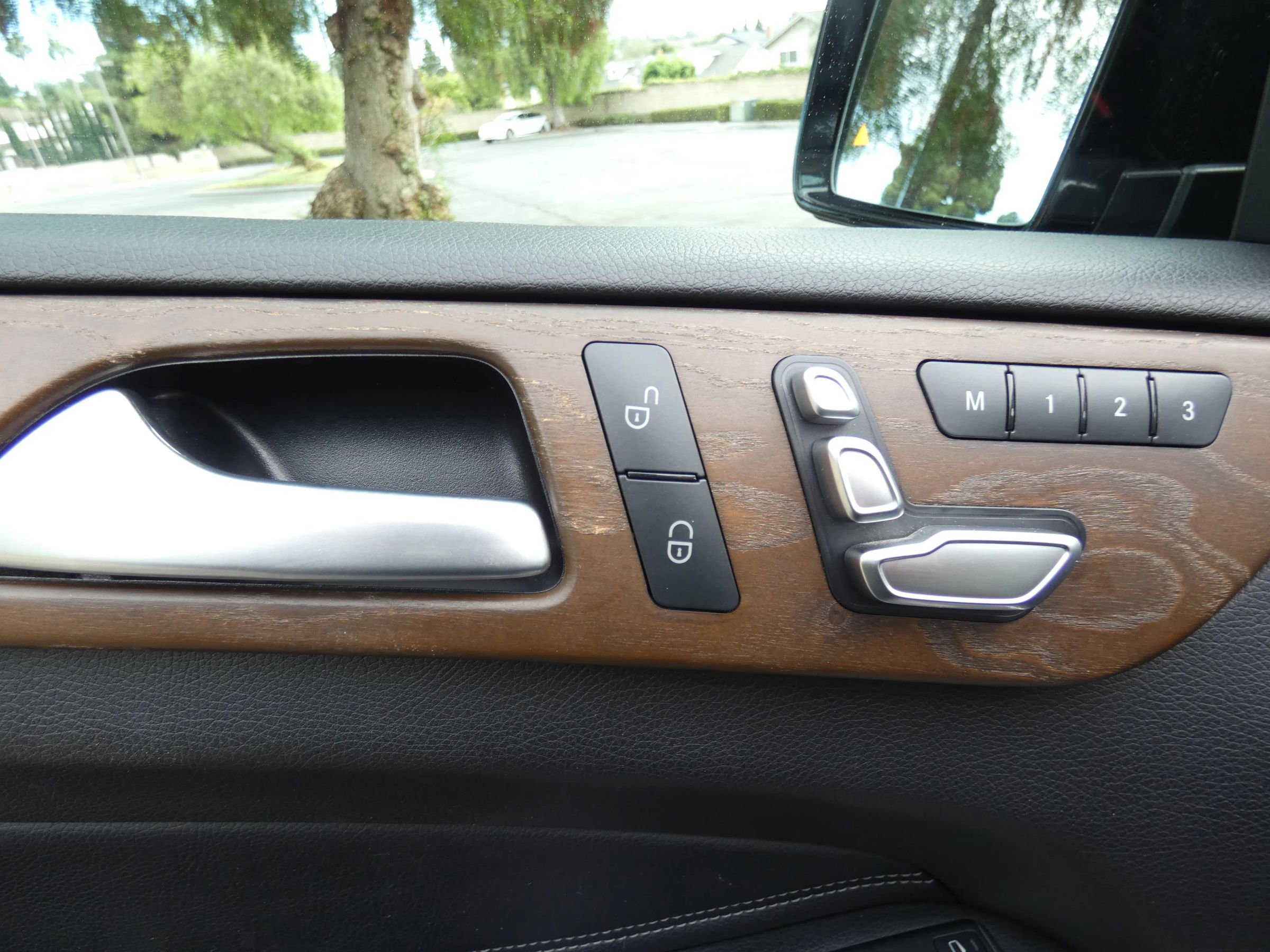 Used 2016 Mercedes-Benz GLE 350 w/ Premium Package image 60