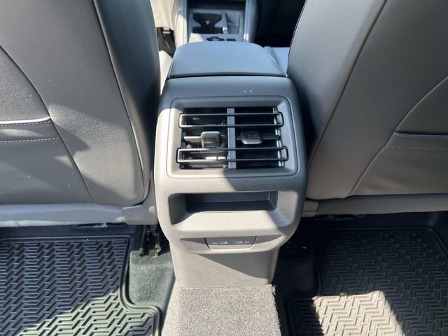 New 2026 Volkswagen Tiguan SE image 21