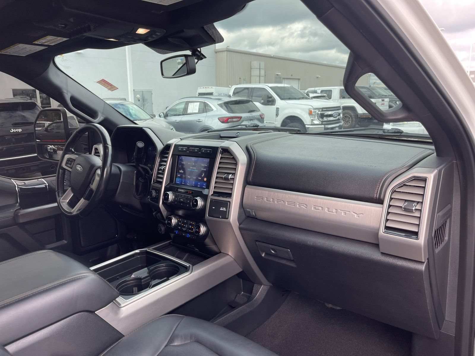 Used 2020 Ford F250 Platinum w/ FX4 Off-Road Package AWD/4WD image 17