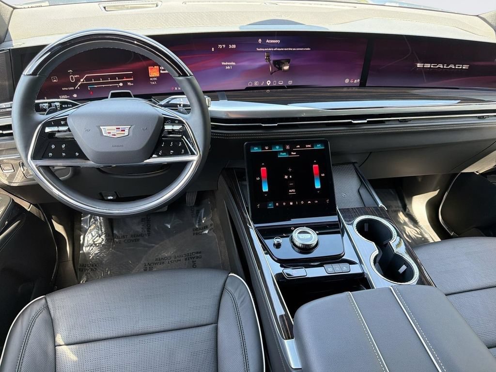 Certified 2026 Cadillac Escalade ESV Luxury RWD image 7