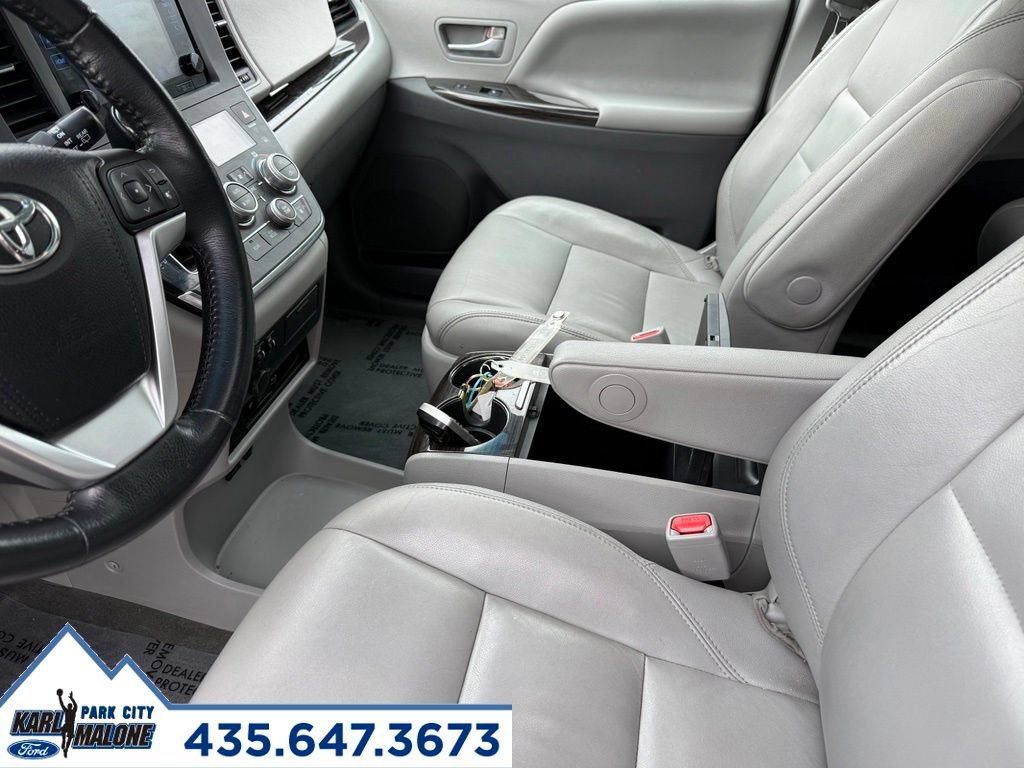 Used 2015 Toyota Sienna XLE Premium FWD image 22