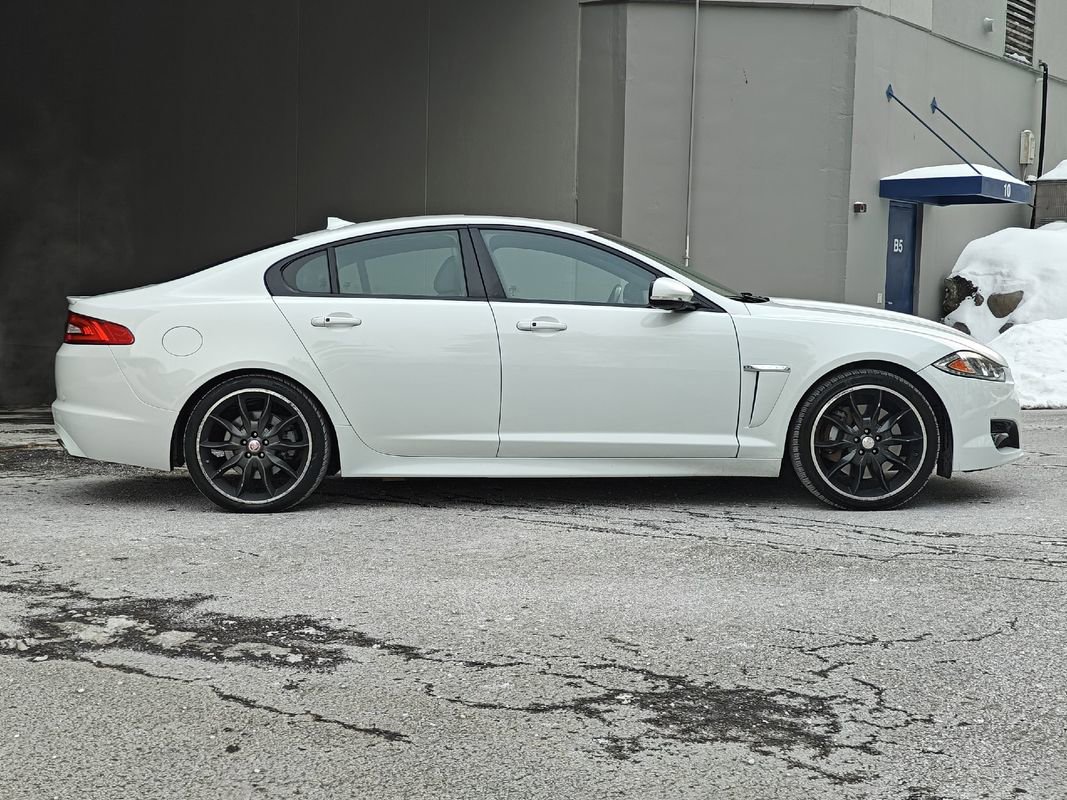 Used 2015 Jaguar XF Portfolio image 2